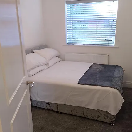 Apartment St Annes Garden Flat Award Winning Hosts *