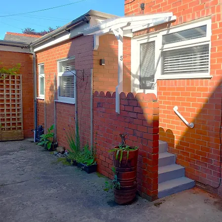 Apartment St Annes Garden Flat Award Winning Hosts *