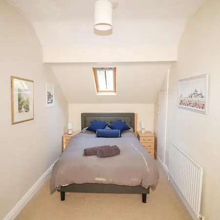 6d Clifton Drive Holiday home *