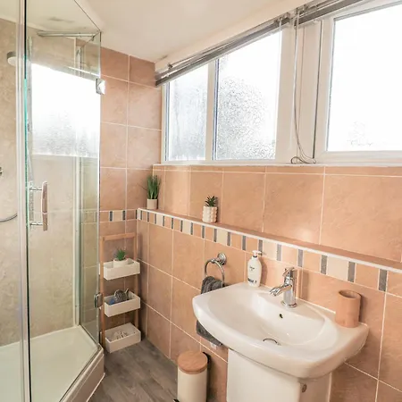 Holiday home 6d Clifton Drive *