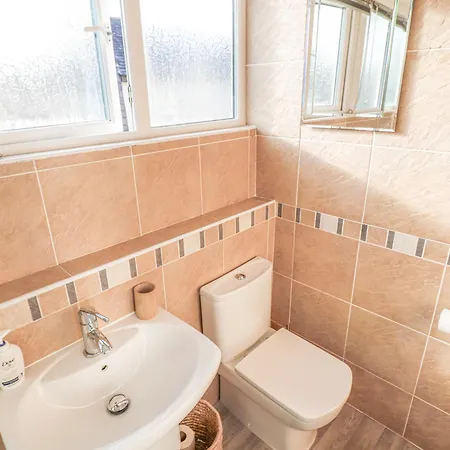 Holiday home 6d Clifton Drive *