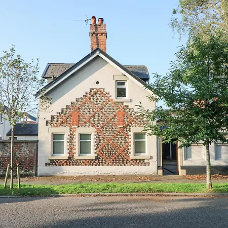6d Clifton Drive Holiday home