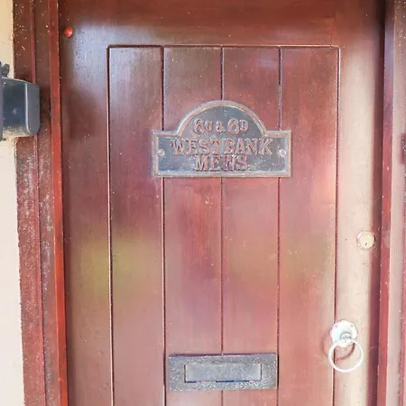 6d Clifton Drive * Lytham St Annes