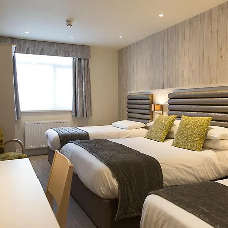 St Ives 3*