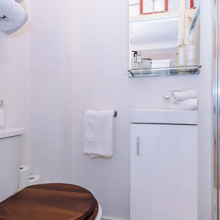 Stylish 1-bed In Apartment Lytham St Annes