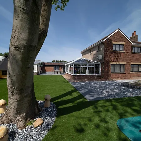 20 Guest Luxury - Private Pool, Hot Tub & Gym Lytham St Annes