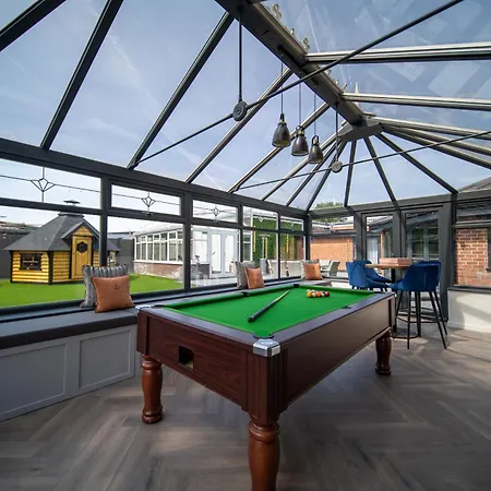 20 Guest Luxury - Private Pool, Hot Tub & Gym *