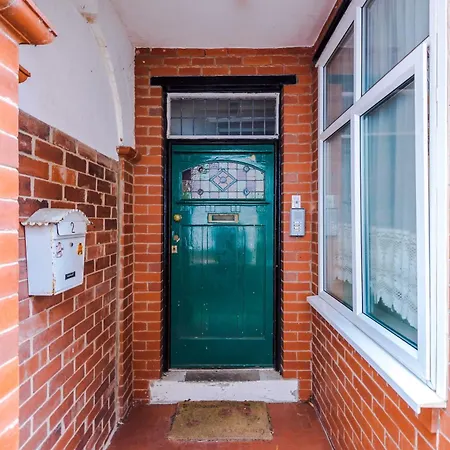 Stylish 1-bed In Apartment Lytham St Annes