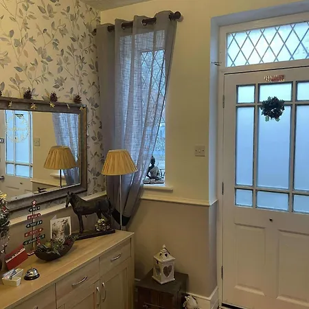 Bed & Breakfast Esjays At Knowles House 3*