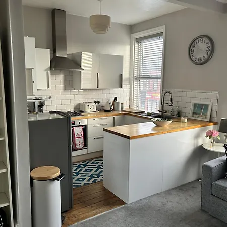 Apartment 1 Bedroom Spacious Lytham St Annes