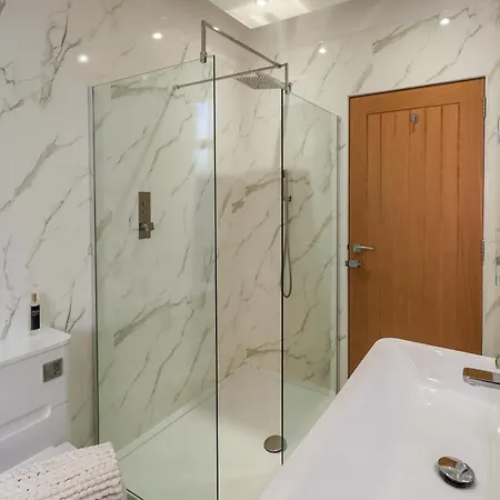 Clifton Drive * Lytham St Annes