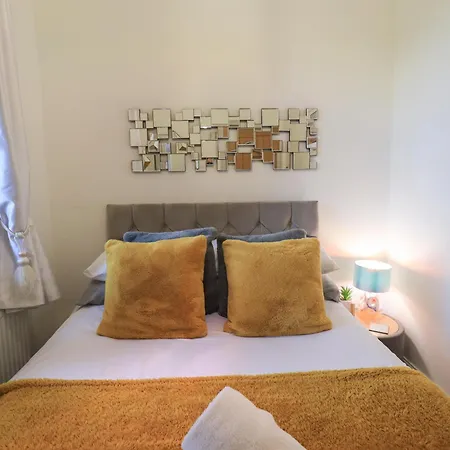 Apartment Clifton Drive