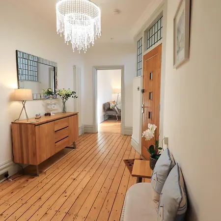 Apartment Clifton Drive