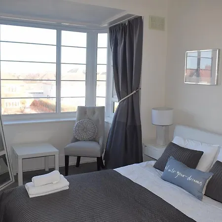 Apartment Queens Court *