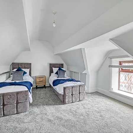 Glendale House By Guestz * Lytham St Annes