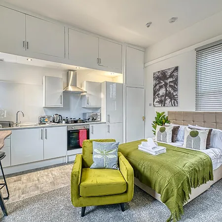 Apartment Glendale House By Guestz