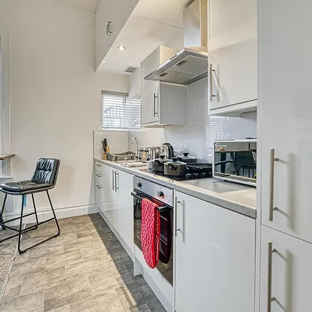 Apartment Glendale House By Guestz Lytham St Annes