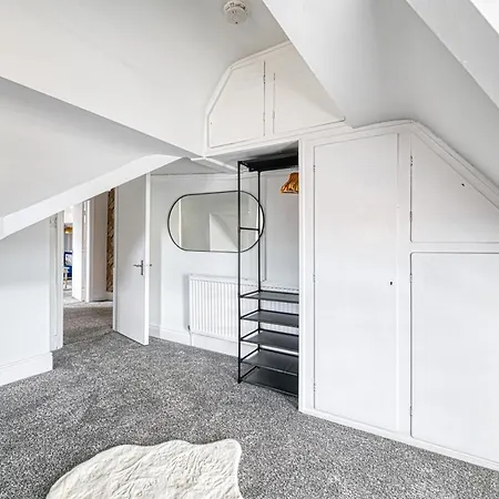 Apartment Glendale House By Guestz Lytham St Annes