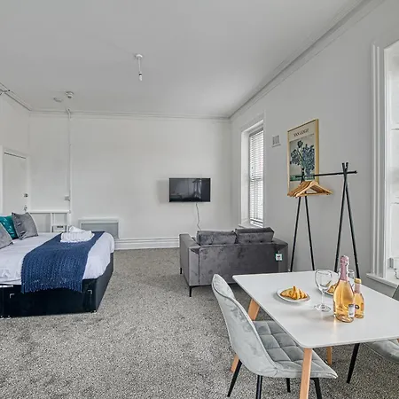 Apartment Glendale House By Guestz *
