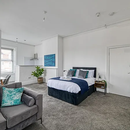 Glendale House By Guestz * Lytham St Annes