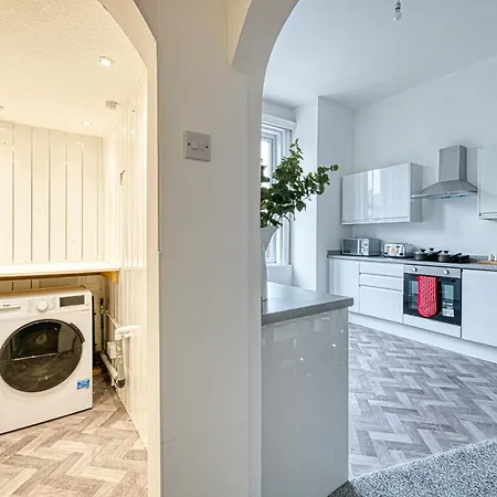 Glendale House By Guestz *