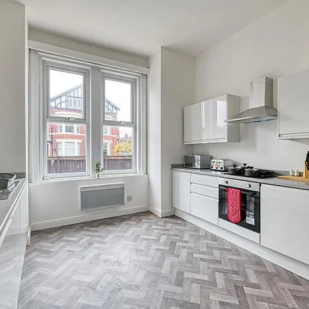 Apartment Glendale House By Guestz Lytham St Annes