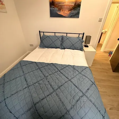 Lovely 2 Bed In Lytham St Annes