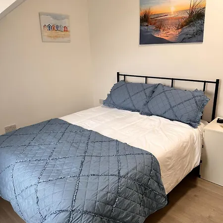 Apartment Lovely 2 Bed In