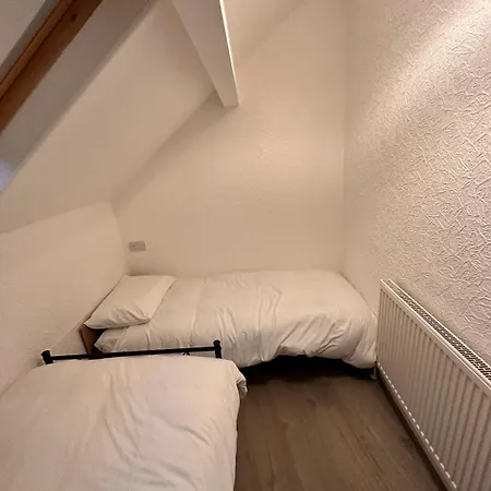 Lovely 2 Bed In *
