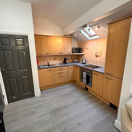 Apartment Lovely 2 Bed In