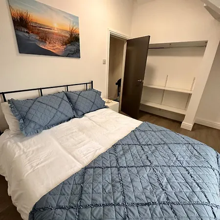 Lovely 2 Bed In *