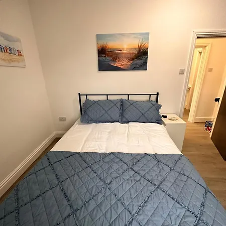 Lovely 2 Bed In Lytham St Annes