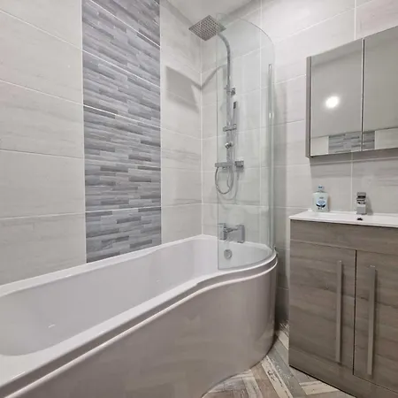 Apartment Bliss Lytham Central, Sleeps 6 *