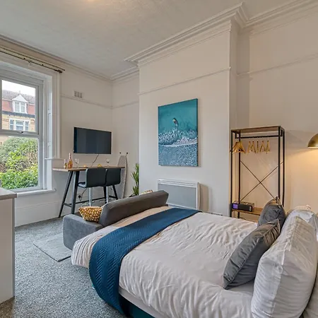 Apartment Glendale House By Guestz
