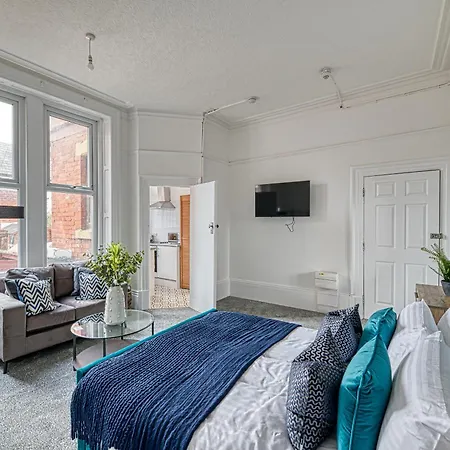 Glendale House By Guestz * Lytham St Annes