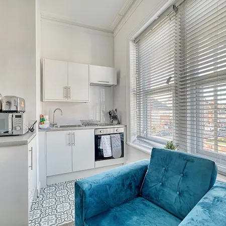 Glendale House By Guestz *