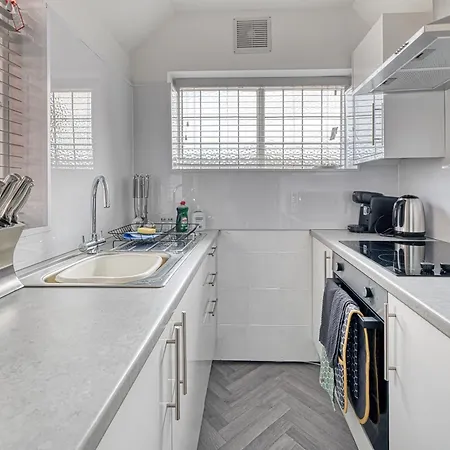 Apartment Glendale House By Guestz Lytham St Annes