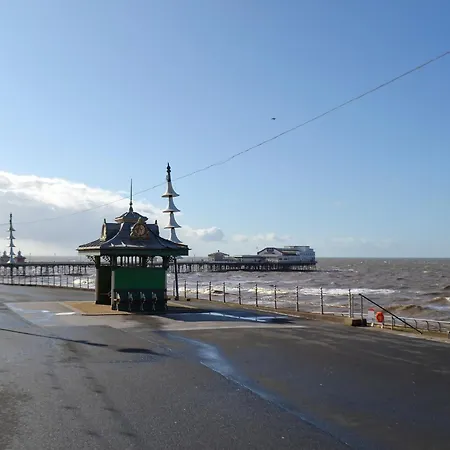 Holiday home Two - Uk43700 Lytham St Annes