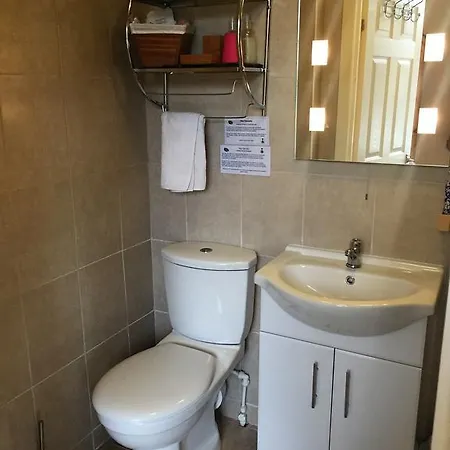 Bed & Breakfast The Fairmile 3*