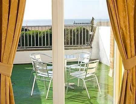 St Ives 3*