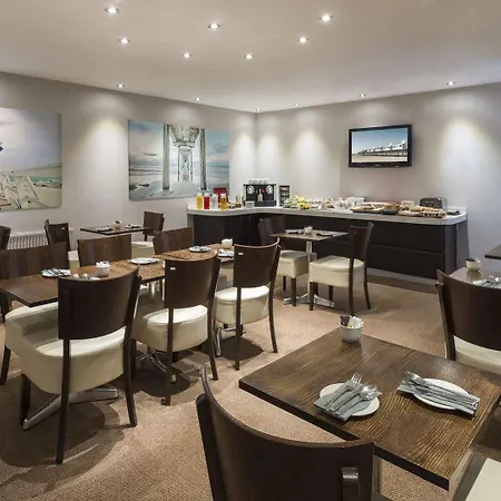 Mode St Annes Bed & Breakfast 4*