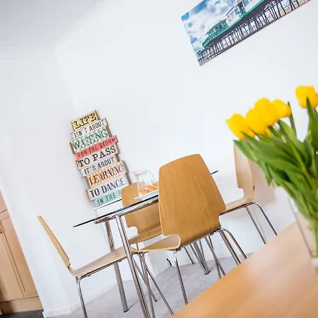 Howarth House Aparthotel 4*