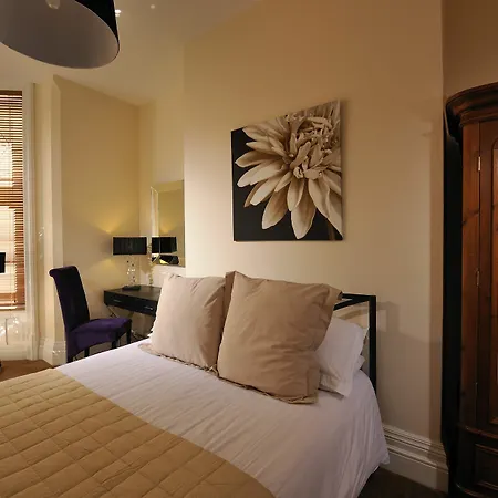 Howarth House 4*