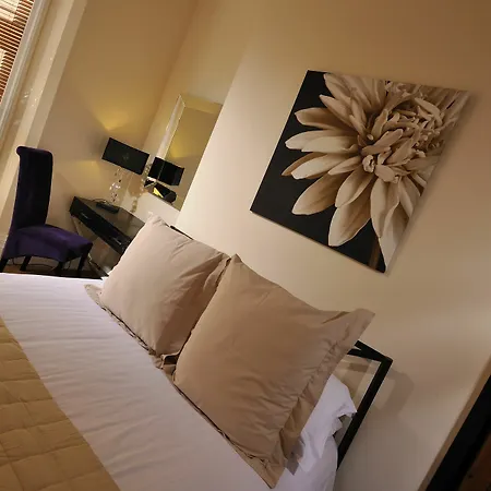 Howarth House Aparthotel