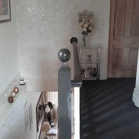 Bed & Breakfast Esjays At Knowles House 3*