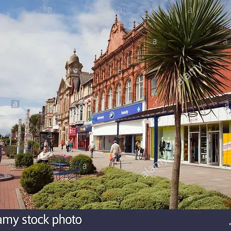 Bed & Breakfast Esjays At Knowles House Lytham St Annes