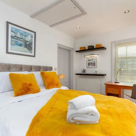 Apartment Charles Alexander Short - The Old Bank Lytham St Annes