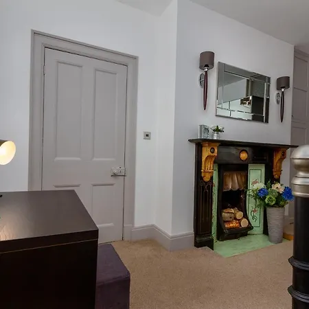 Apartment Charles Alexander Short - The Old Bank Lytham St Annes