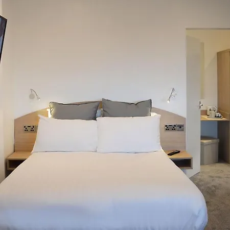 The Carlton 3* Lytham St Annes