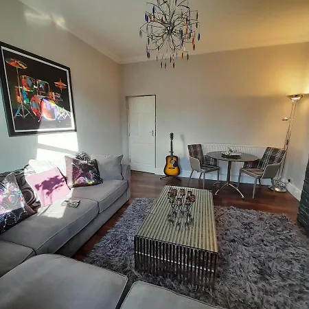 Lytham Apartment *